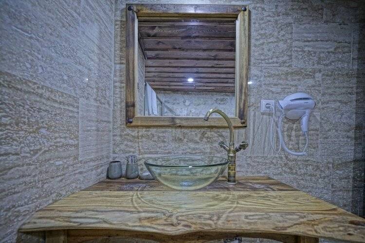 Vigneron Cave Hotel