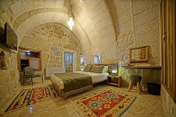 Vigneron Cave Hotel