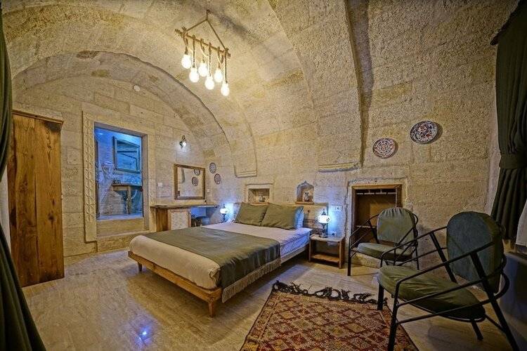 Vigneron Cave Hotel