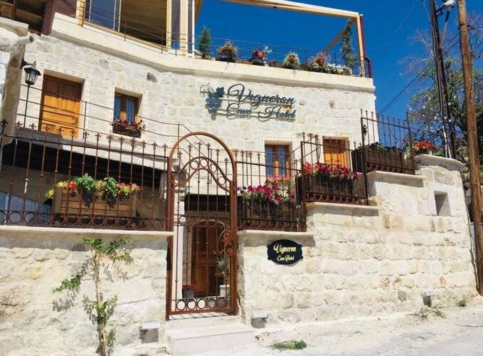 Vigneron Cave Hotel