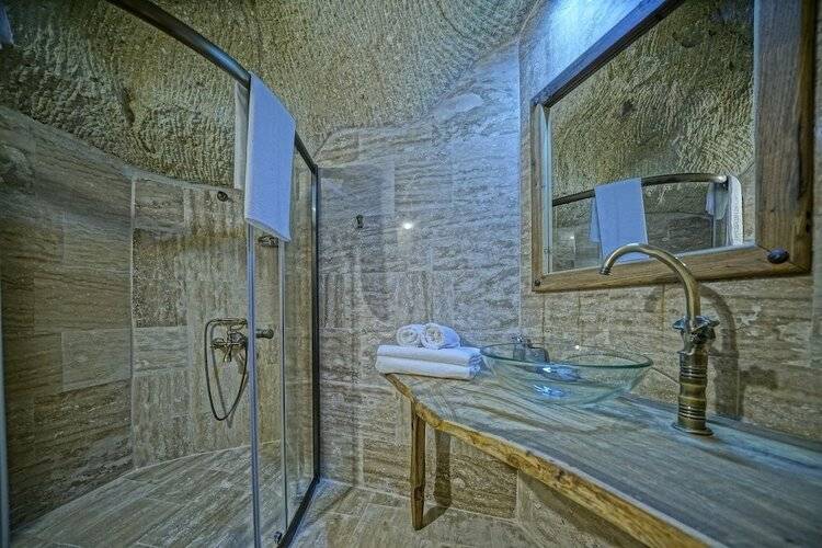 Vigneron Cave Hotel