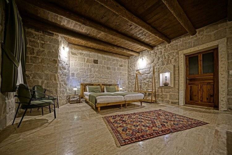 Vigneron Cave Hotel