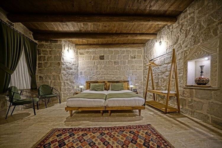 Vigneron Cave Hotel