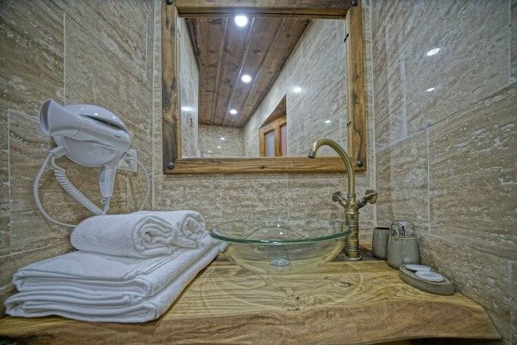 Vigneron Cave Hotel