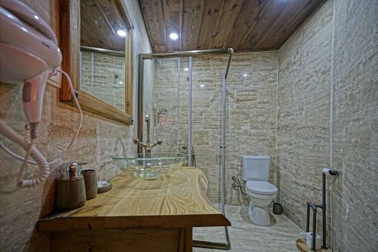 Vigneron Cave Hotel
