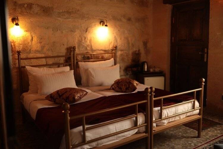 Young Cave Hotel