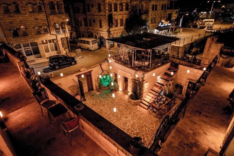 Young Cave Hotel