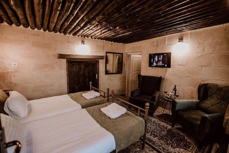 Young Cave Hotel