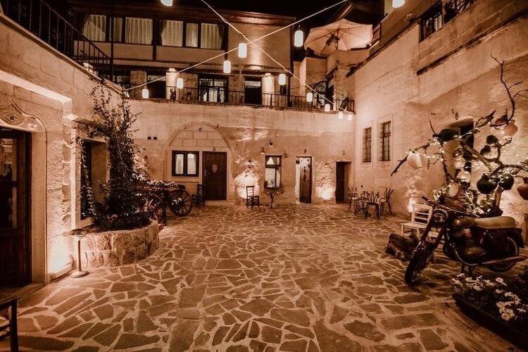 Young Cave Hotel