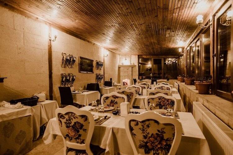 Young Cave Hotel