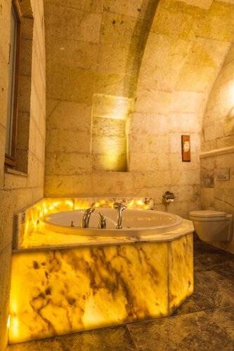 Solo Cave Suites