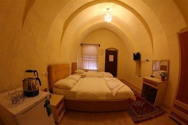 Falcon Cave Suites