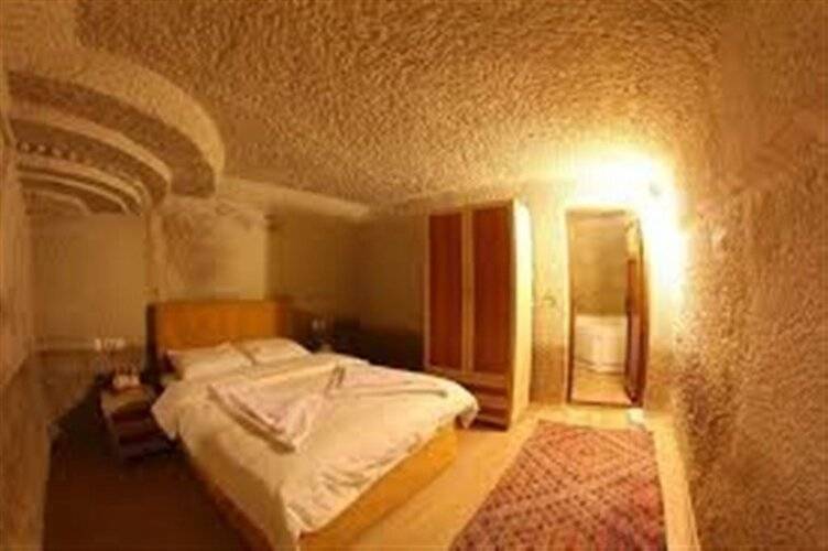 Falcon Cave Suites