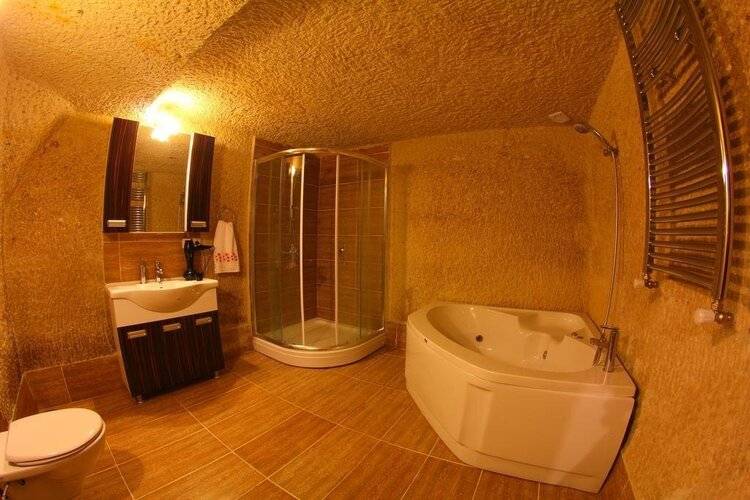 Falcon Cave Suites
