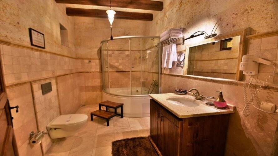 Harman Cave Hotel