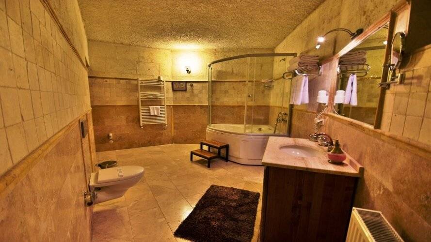 Harman Cave Hotel