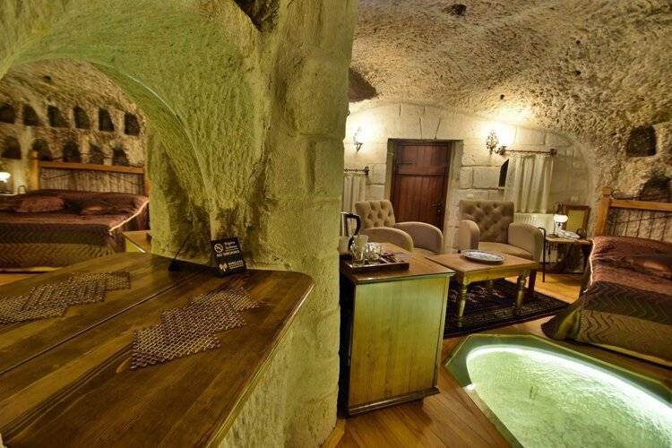 Harman Cave Hotel