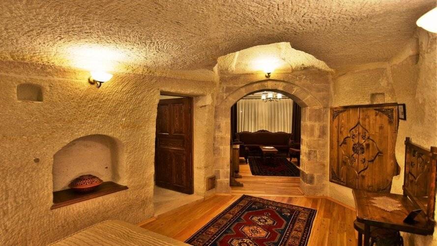 Harman Cave Hotel