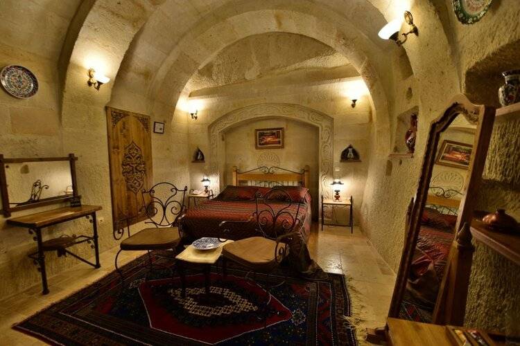 Harman Cave Hotel
