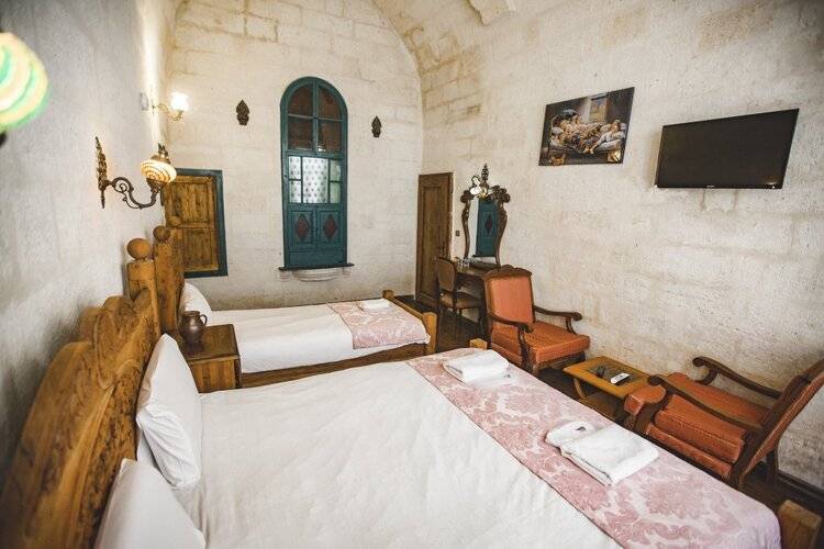 Kardesler Cave Suite