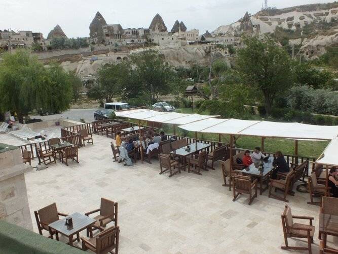 Holiday Cave Hotel
