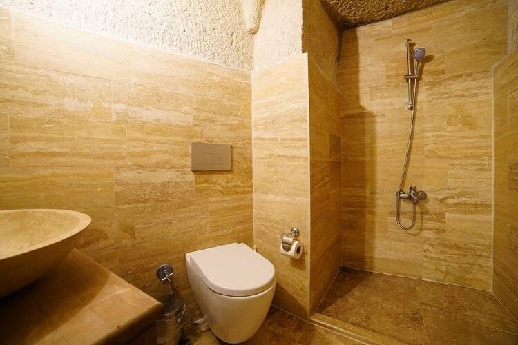 Mysterious Cave Suites