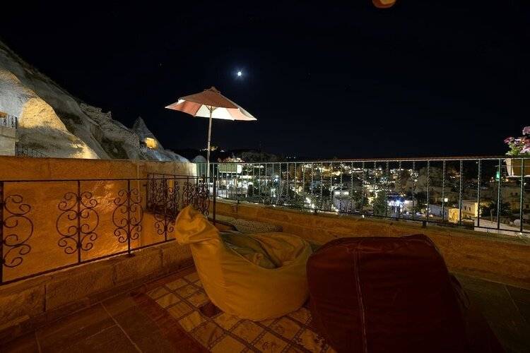 Mysterious Cave Suites