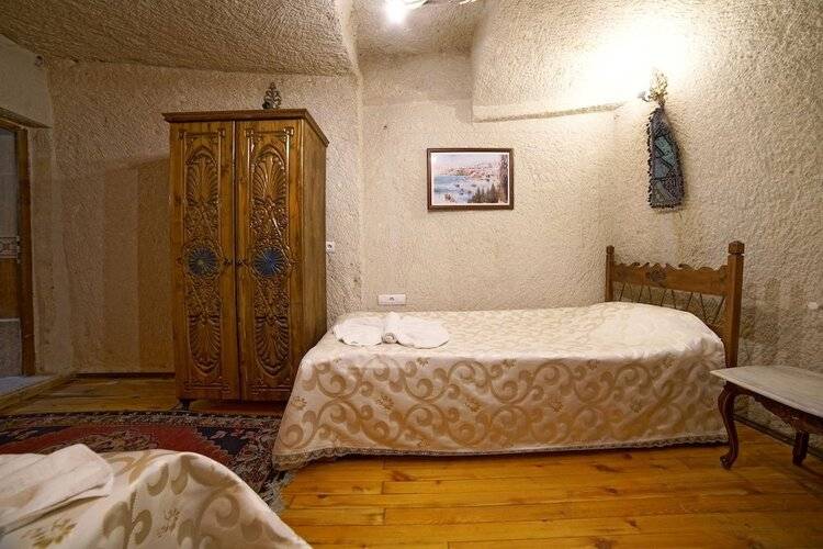 Mysterious Cave Suites