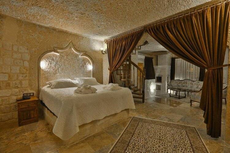 Oread Cave Suites