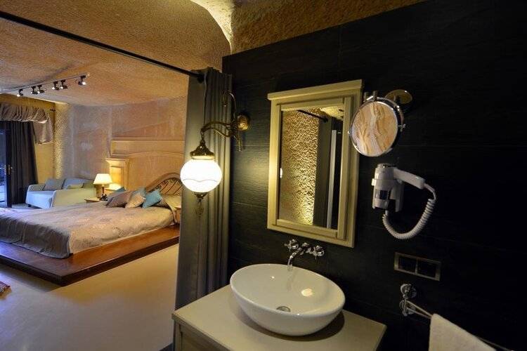 Sunak Cave Hotel