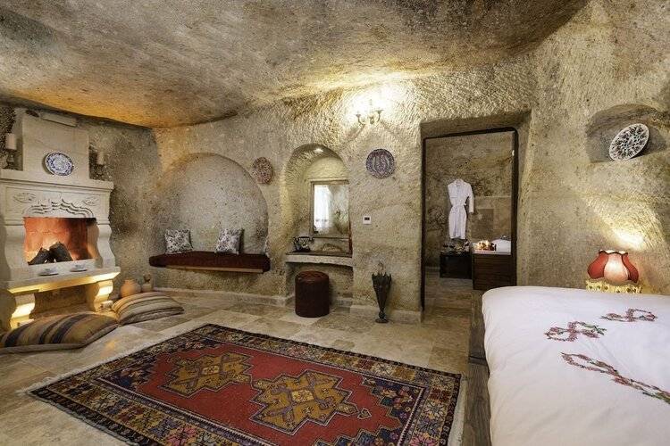 Kayata Cave Suites