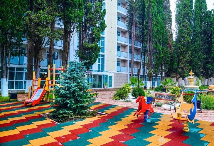 Imeni Chelyskintsev Hotel