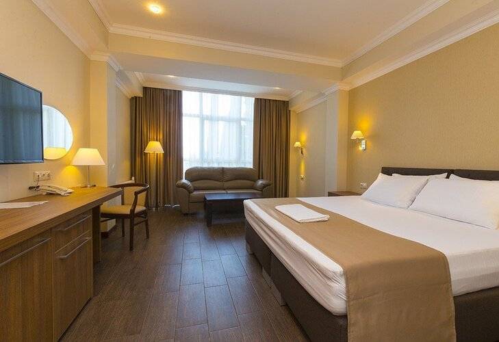 Imeni Chelyskintsev Hotel