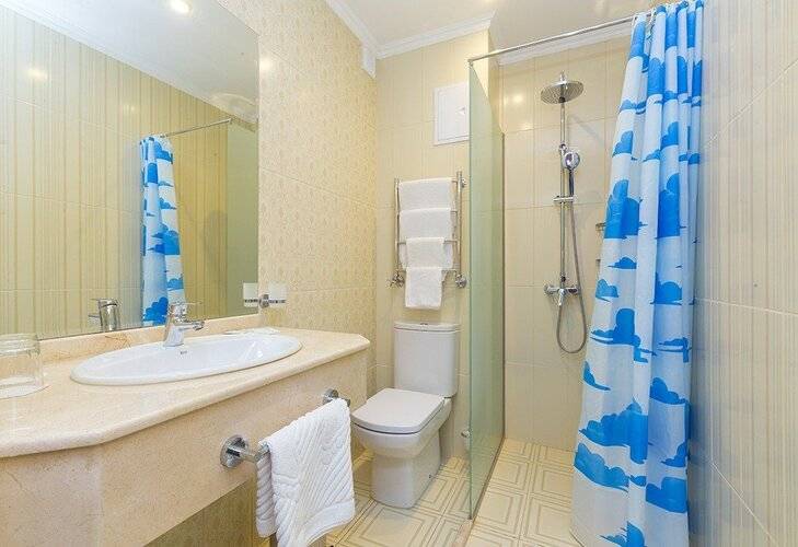 Imeni Chelyskintsev Hotel