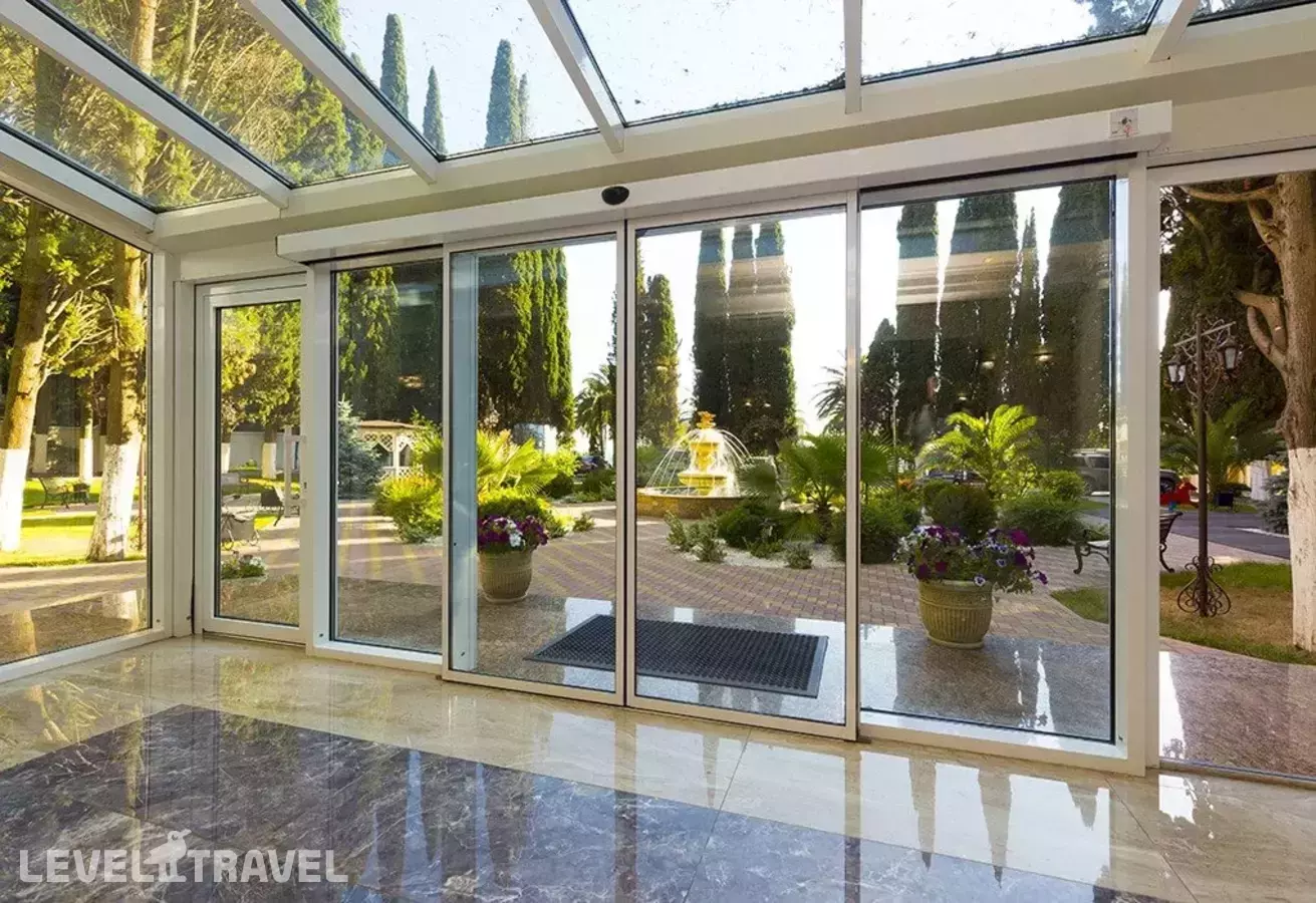 Imeni Chelyskintsev Hotel