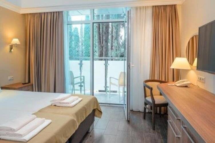 Imeni Chelyskintsev Hotel