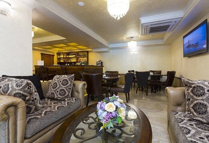 Imeni Chelyskintsev Hotel