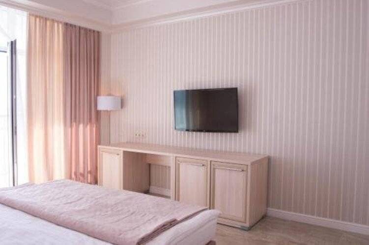 Imeni Chelyskintsev Hotel