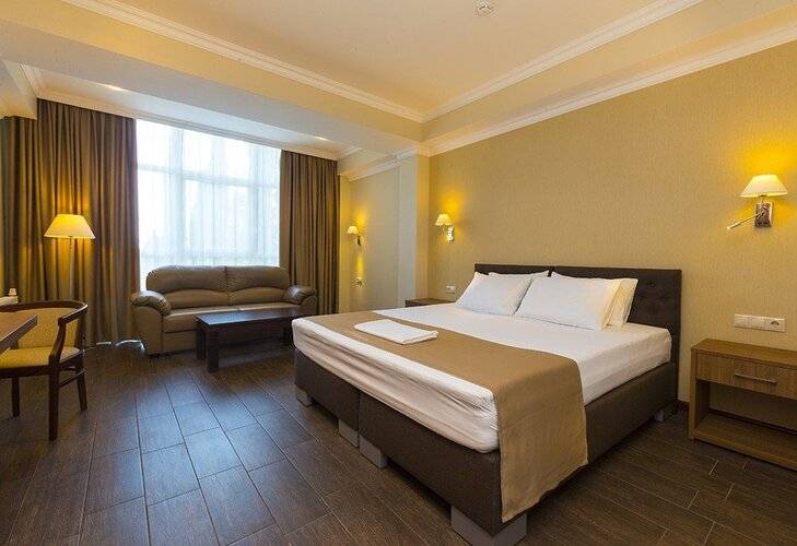 Imeni Chelyskintsev Hotel