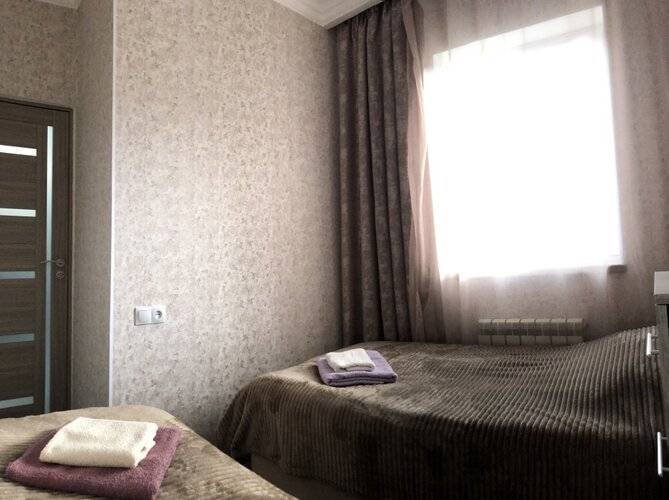 Edgars Apart (Adults Only 26+)