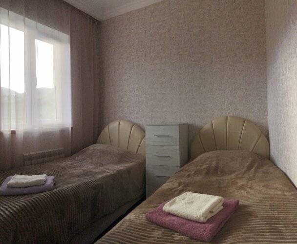 Edgars Apart (Adults Only 26+)