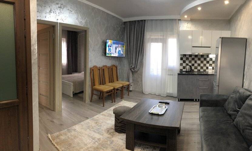 Edgars Apart (Adults Only 26+)