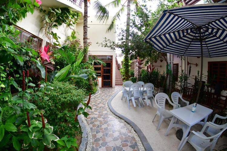 Kamadhoo Inn
