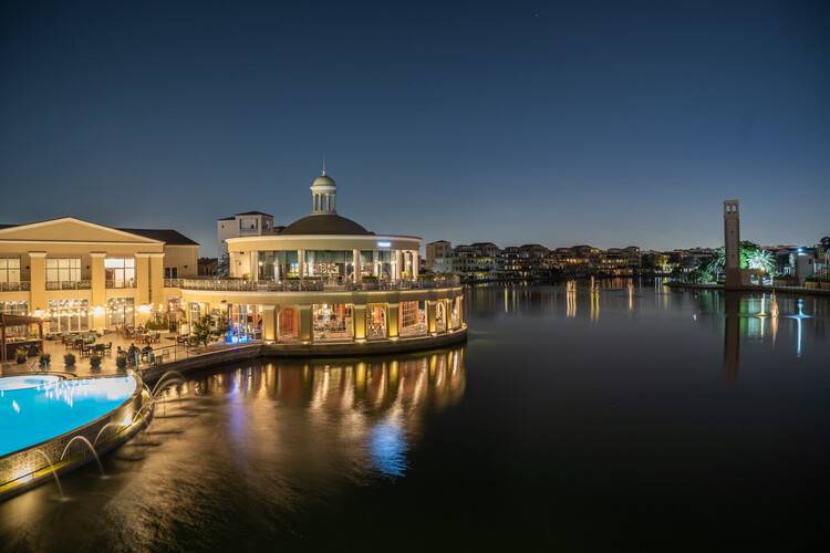 Millennium Lakeview Hotel