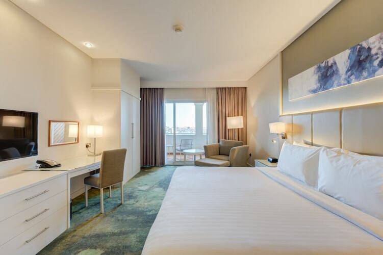 Millennium Lakeview Hotel