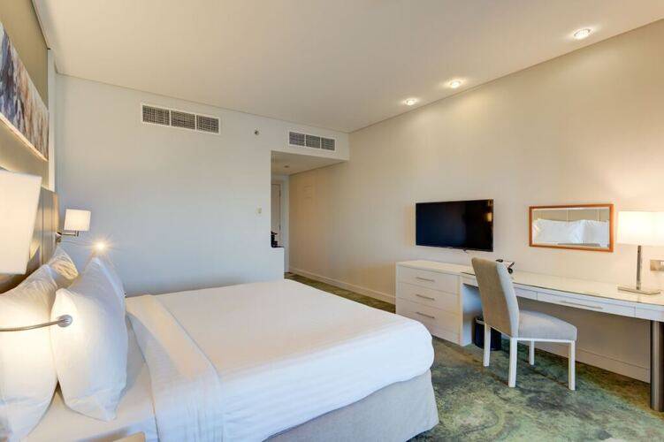 Millennium Lakeview Hotel
