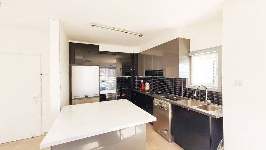 Charming 3bdr Apt With Sea View B5