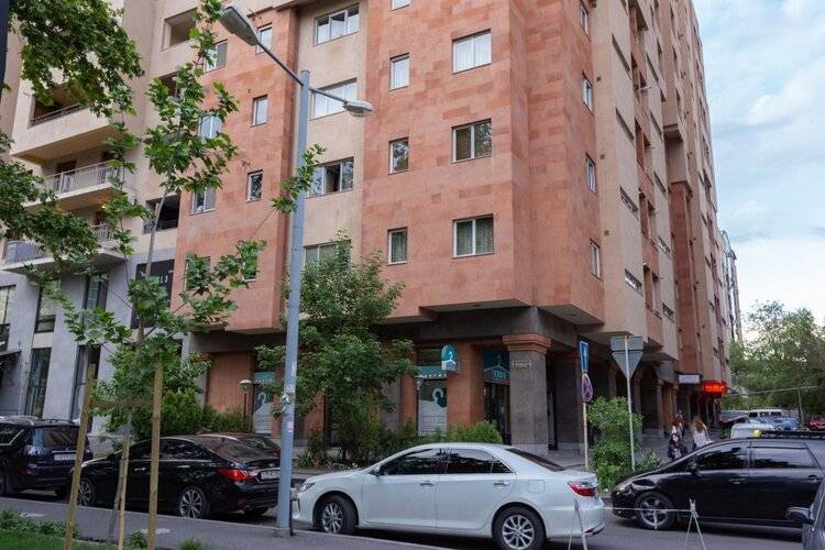 Stay Inn On Aram Str. 70-44