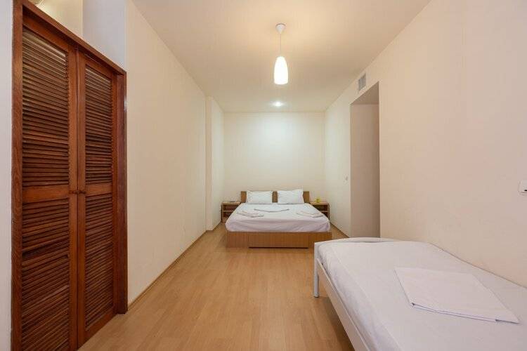 Stay Inn On Aram Str. 70-44