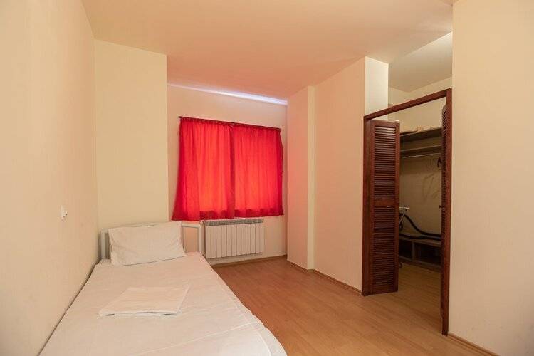 Stay Inn On Aram Str. 70-44